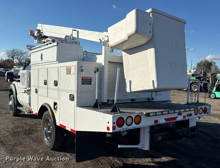 image for item EG1802 2016 Ford F550 Super Duty bucket truck
