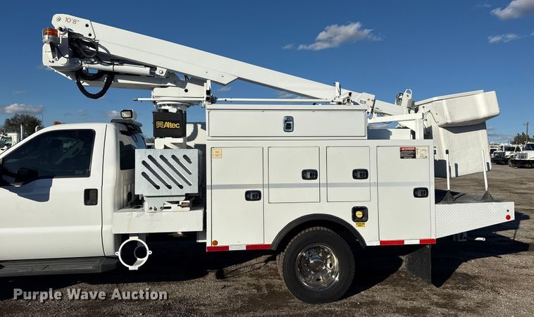 image for item EG1802 2016 Ford F550 Super Duty bucket truck