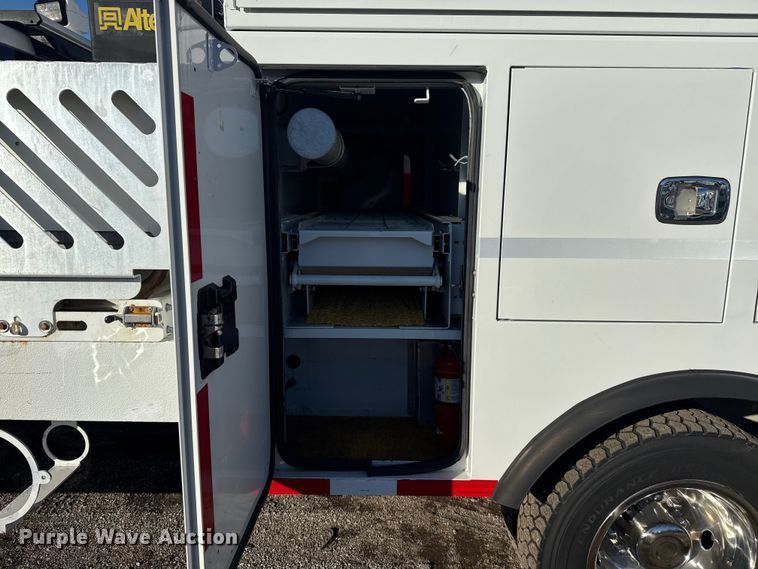 image for item EG1802 2016 Ford F550 Super Duty bucket truck