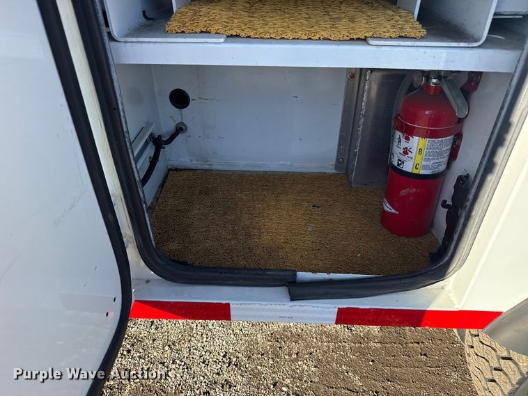 image for item EG1802 2016 Ford F550 Super Duty bucket truck