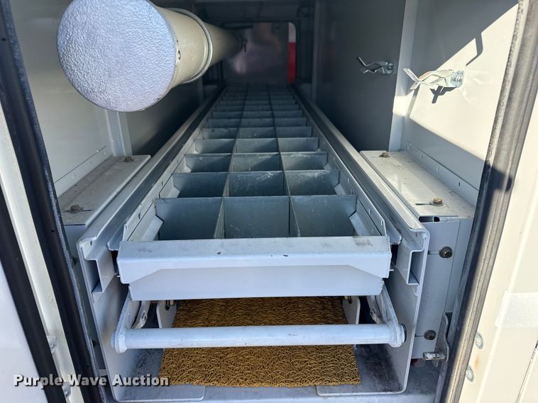 image for item EG1802 2016 Ford F550 Super Duty bucket truck