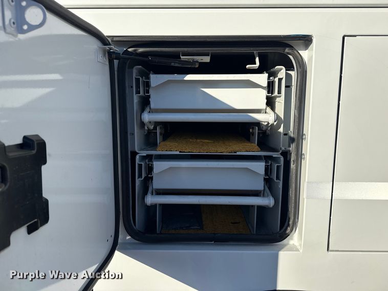 image for item EG1802 2016 Ford F550 Super Duty bucket truck