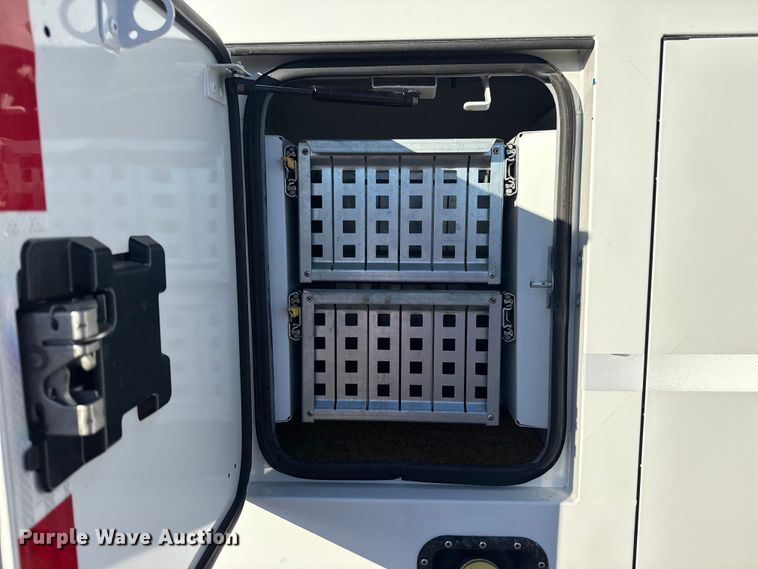 image for item EG1802 2016 Ford F550 Super Duty bucket truck