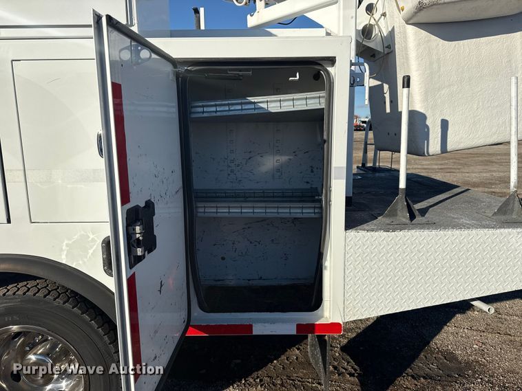 image for item EG1802 2016 Ford F550 Super Duty bucket truck