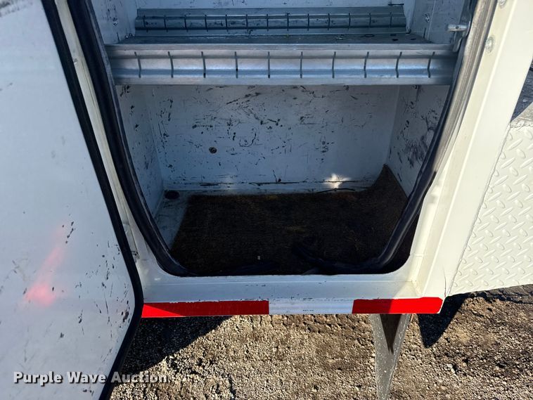 image for item EG1802 2016 Ford F550 Super Duty bucket truck