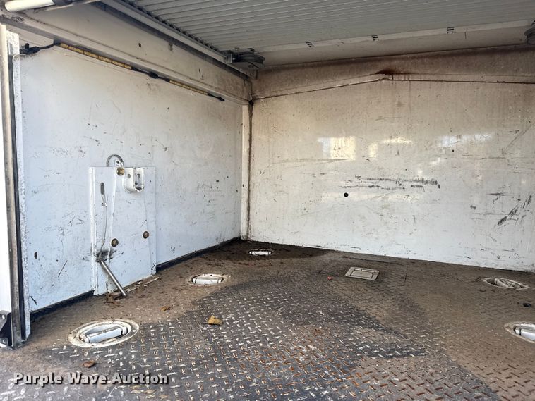 image for item EG1802 2016 Ford F550 Super Duty bucket truck