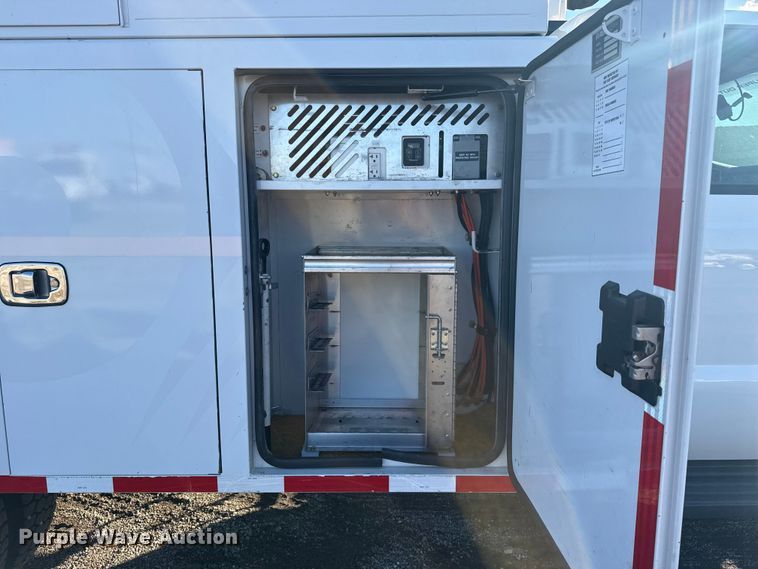 image for item EG1802 2016 Ford F550 Super Duty bucket truck