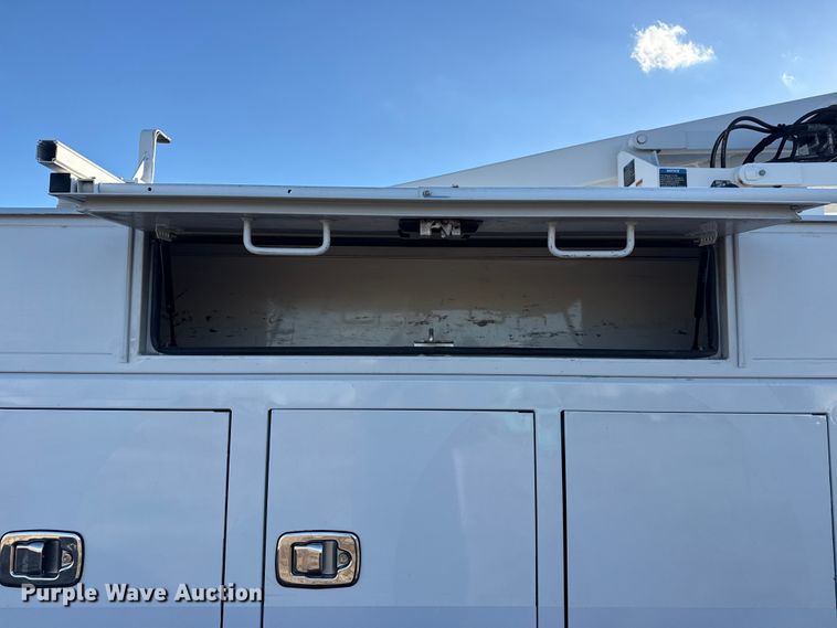 image for item EG1802 2016 Ford F550 Super Duty bucket truck