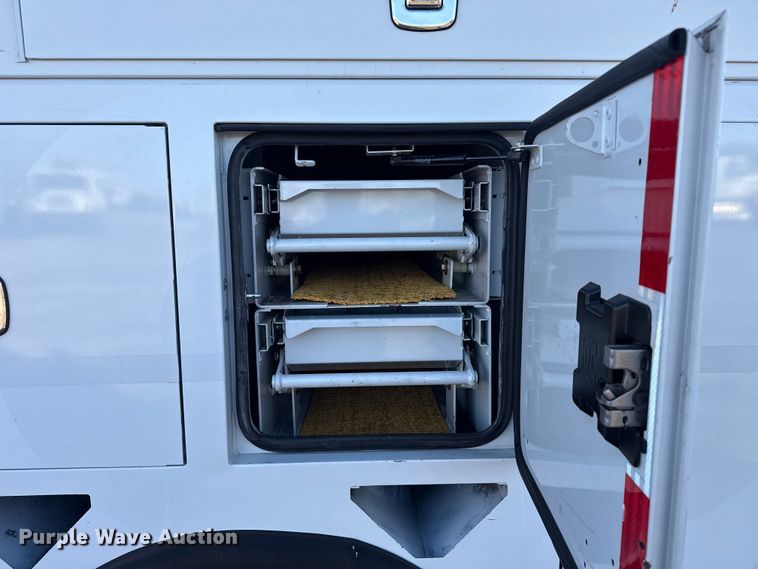 image for item EG1802 2016 Ford F550 Super Duty bucket truck