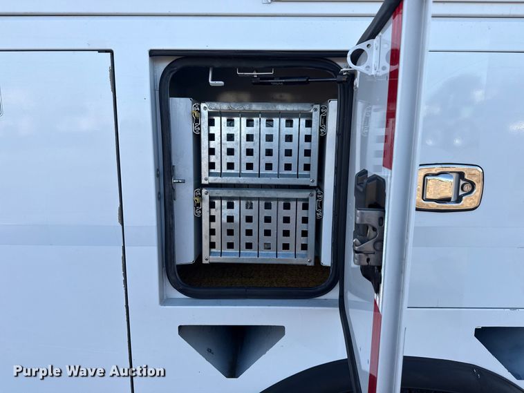 image for item EG1802 2016 Ford F550 Super Duty bucket truck