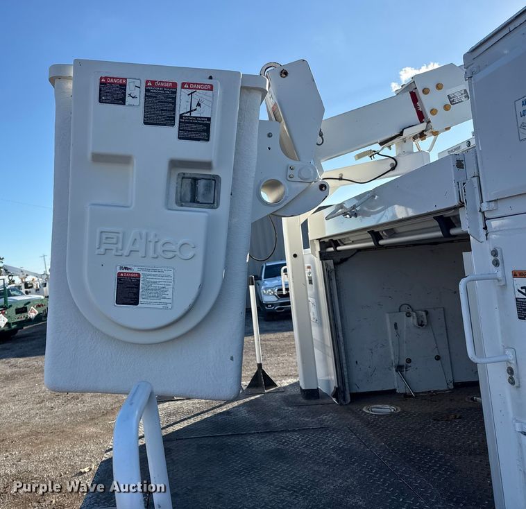 image for item EG1802 2016 Ford F550 Super Duty bucket truck