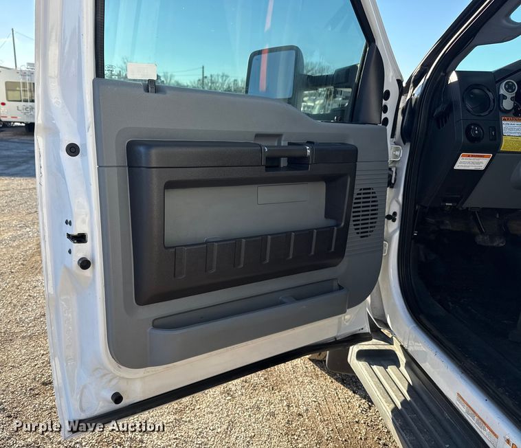 image for item EG1802 2016 Ford F550 Super Duty bucket truck