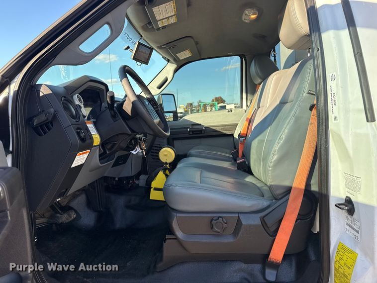 image for item EG1802 2016 Ford F550 Super Duty bucket truck