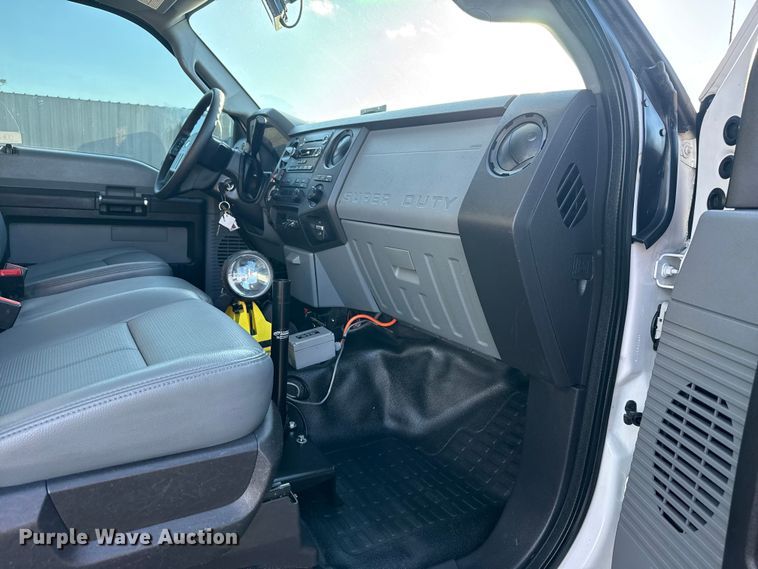 image for item EG1802 2016 Ford F550 Super Duty bucket truck