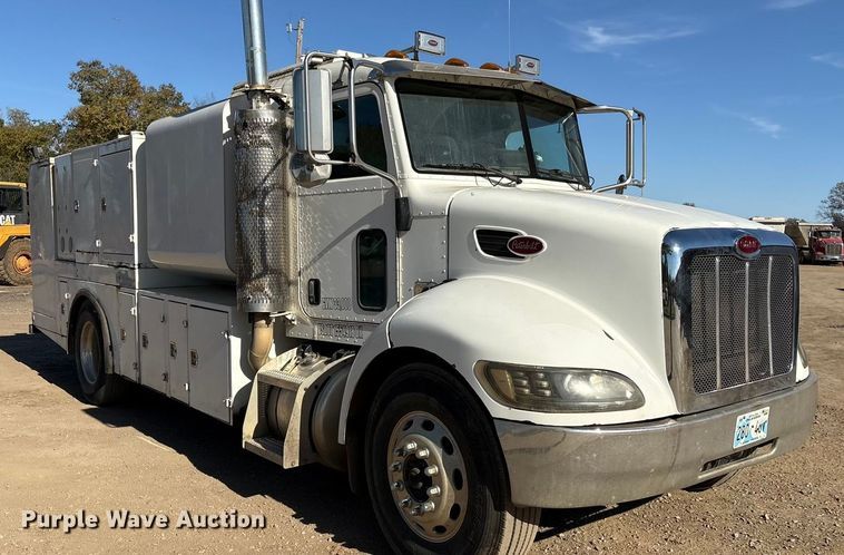image for item EG8269 2006 Peterbilt 335 fuel truck