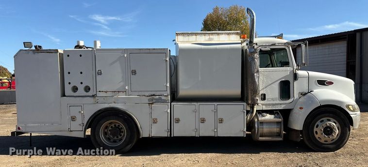 image for item EG8269 2006 Peterbilt 335 fuel truck