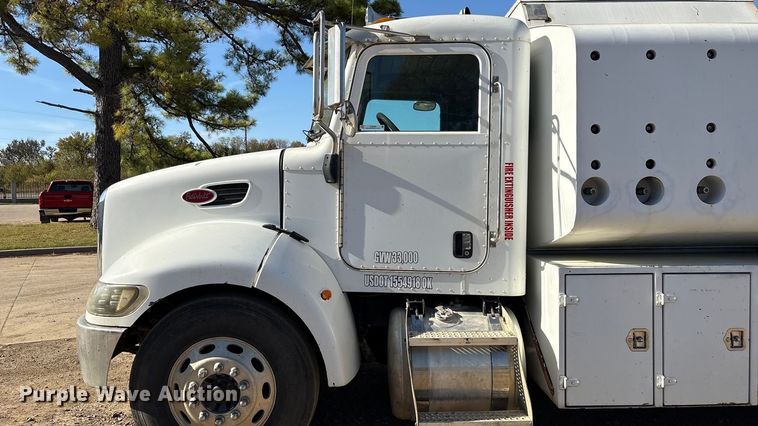 image for item EG8269 2006 Peterbilt 335 fuel truck