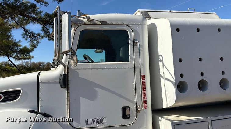 image for item EG8269 2006 Peterbilt 335 fuel truck