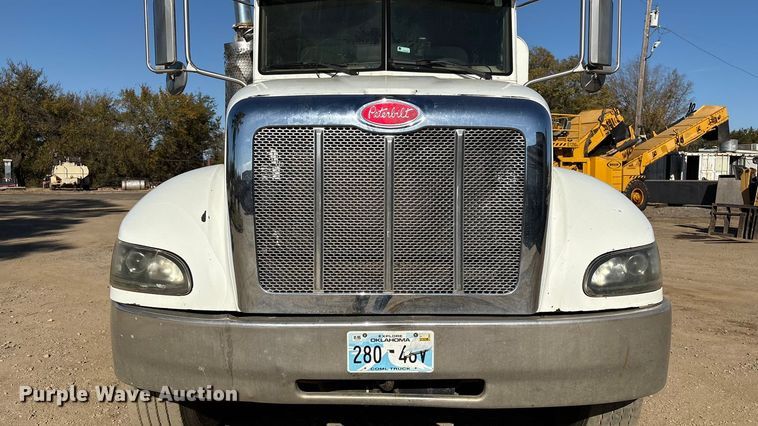 image for item EG8269 2006 Peterbilt 335 fuel truck