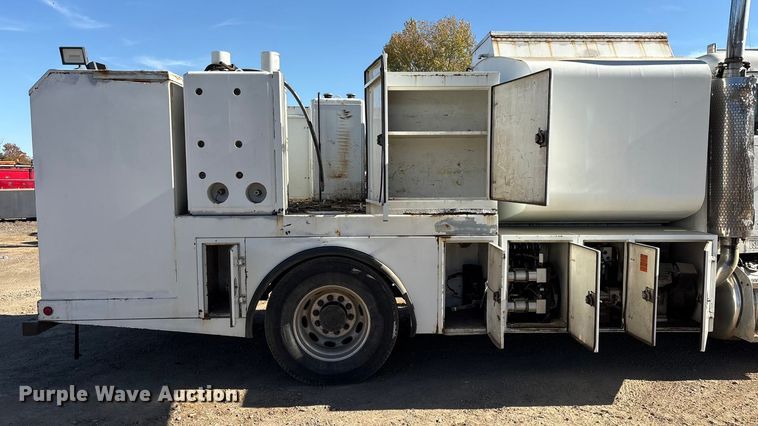 image for item EG8269 2006 Peterbilt 335 fuel truck