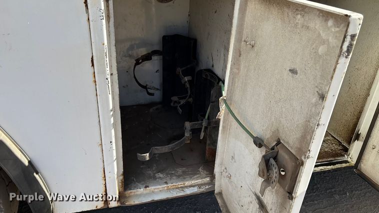 image for item EG8269 2006 Peterbilt 335 fuel truck