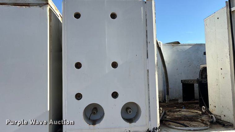 image for item EG8269 2006 Peterbilt 335 fuel truck