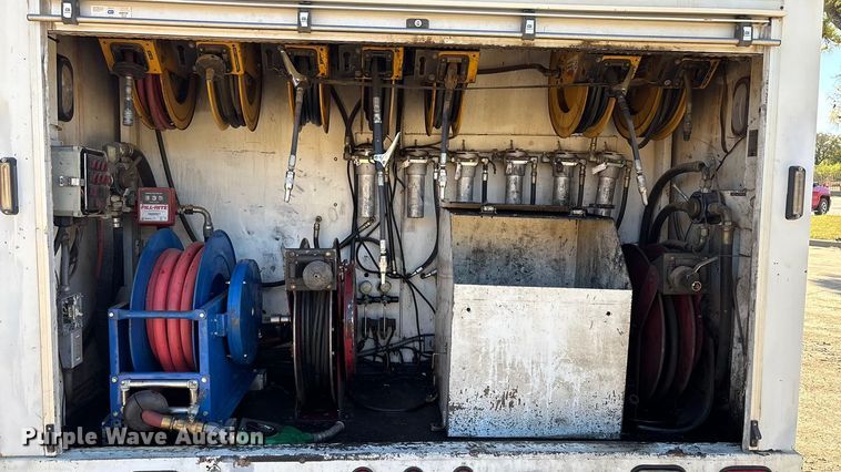 image for item EG8269 2006 Peterbilt 335 fuel truck