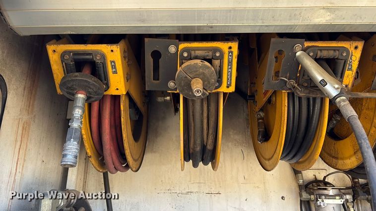 image for item EG8269 2006 Peterbilt 335 fuel truck