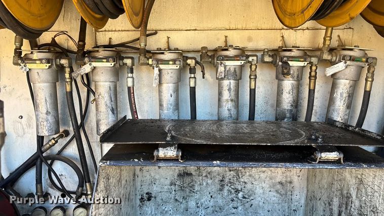 image for item EG8269 2006 Peterbilt 335 fuel truck