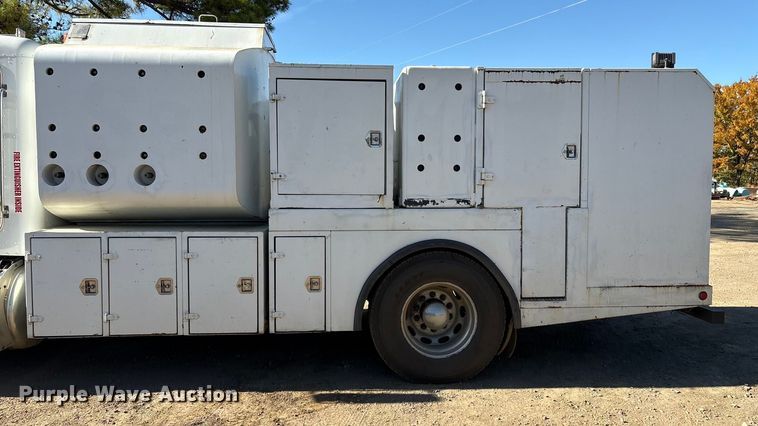 image for item EG8269 2006 Peterbilt 335 fuel truck