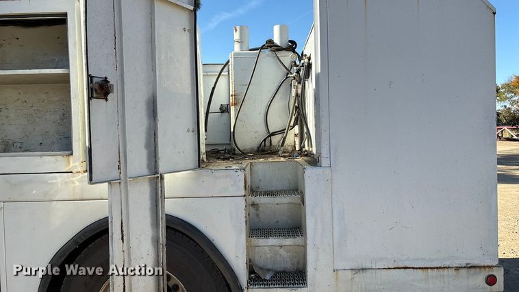 image for item EG8269 2006 Peterbilt 335 fuel truck