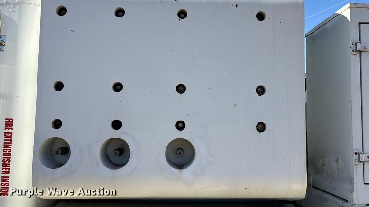 image for item EG8269 2006 Peterbilt 335 fuel truck