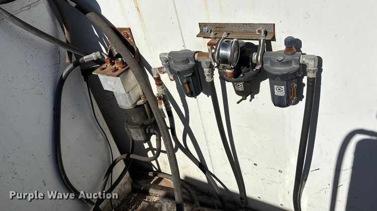 image for item EG8269 2006 Peterbilt 335 fuel truck