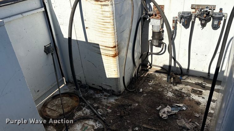 image for item EG8269 2006 Peterbilt 335 fuel truck