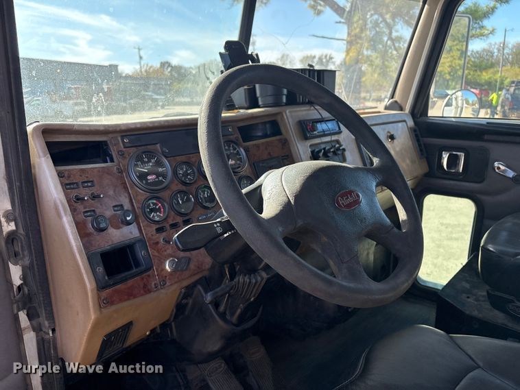 image for item EG8269 2006 Peterbilt 335 fuel truck