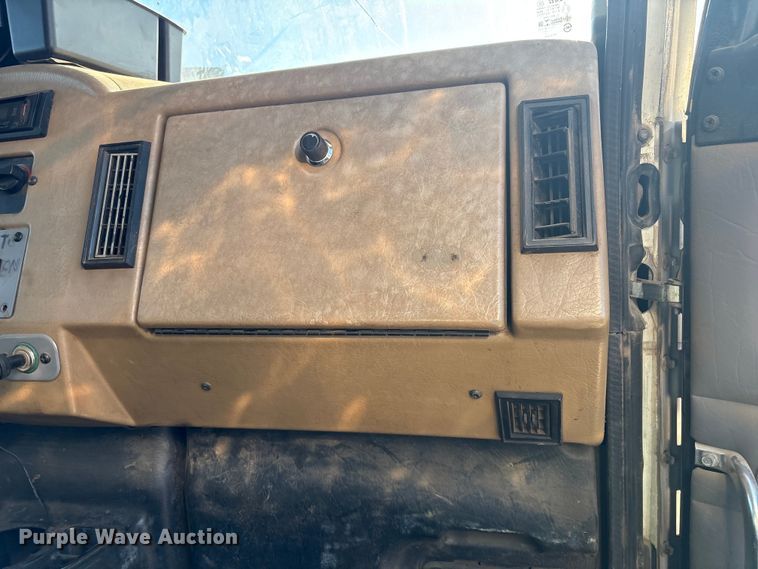 image for item EG8269 2006 Peterbilt 335 fuel truck