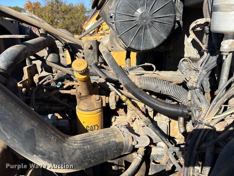 image for item EG8269 2006 Peterbilt 335 fuel truck