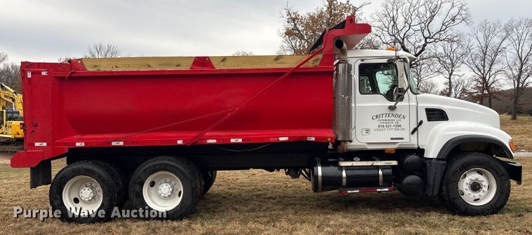 image for item EG8301 2007 Mack CV713 dump truck