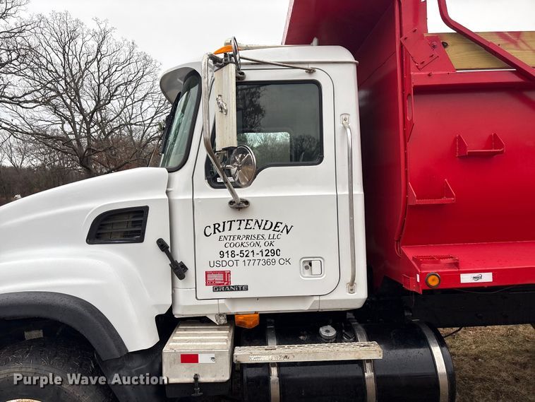 image for item EG8301 2007 Mack CV713 dump truck