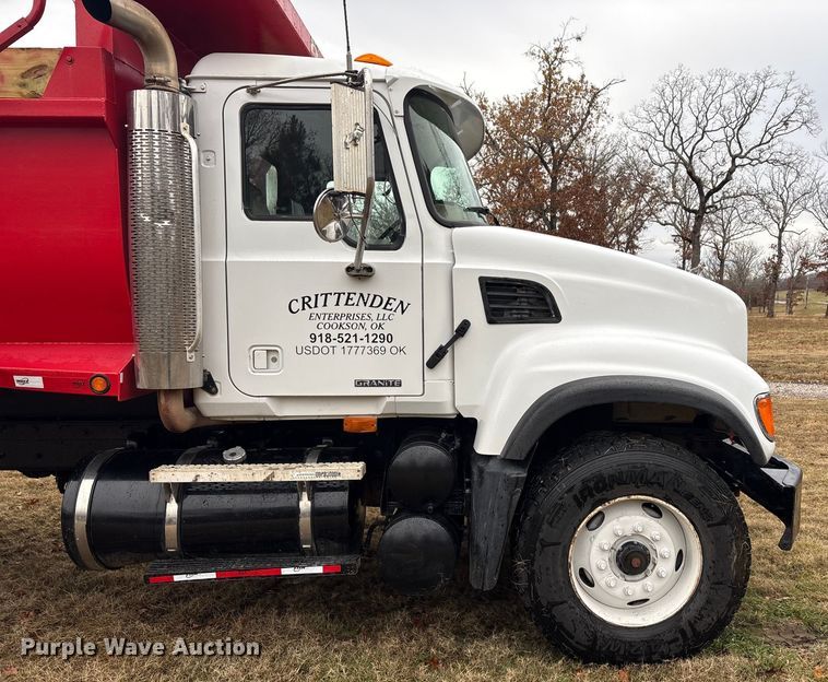 image for item EG8301 2007 Mack CV713 dump truck