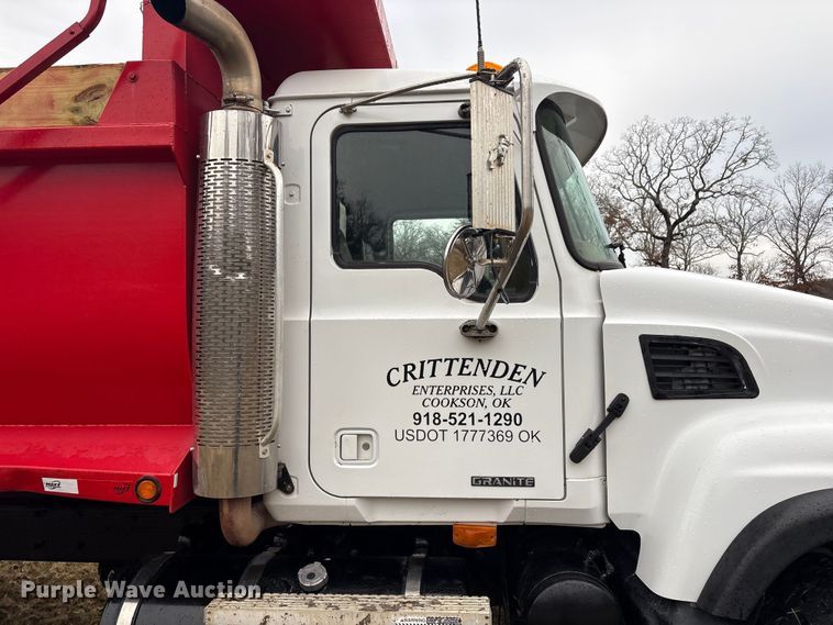 image for item EG8301 2007 Mack CV713 dump truck