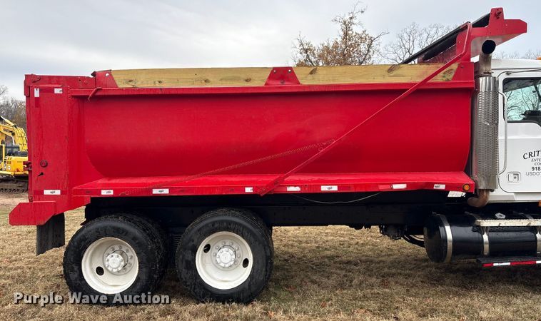 image for item EG8301 2007 Mack CV713 dump truck