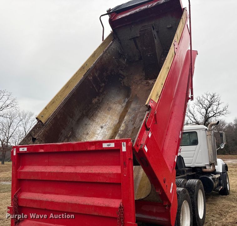 image for item EG8301 2007 Mack CV713 dump truck