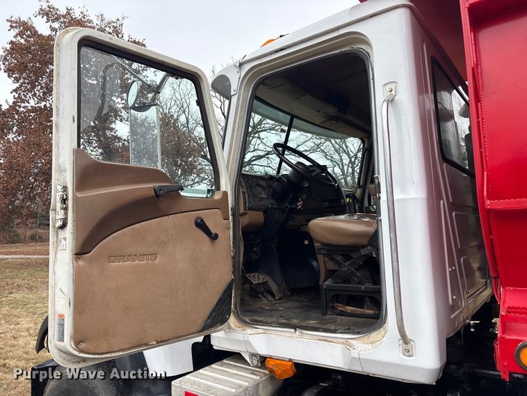 image for item EG8301 2007 Mack CV713 dump truck