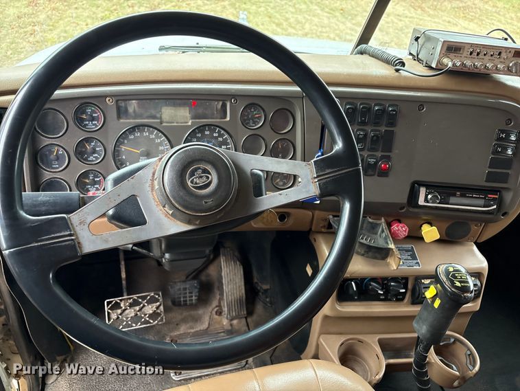 image for item EG8301 2007 Mack CV713 dump truck