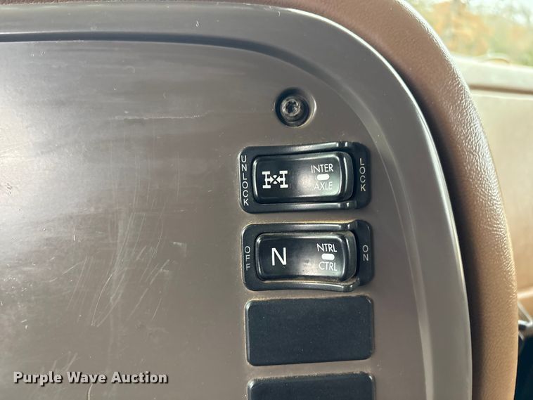 image for item EG8301 2007 Mack CV713 dump truck