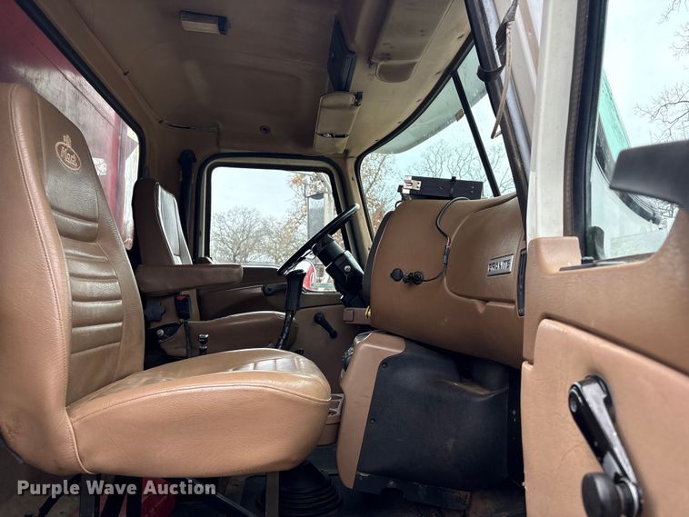 image for item EG8301 2007 Mack CV713 dump truck