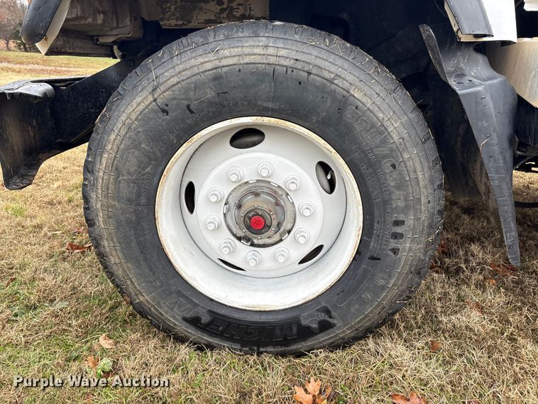 image for item EG8301 2007 Mack CV713 dump truck