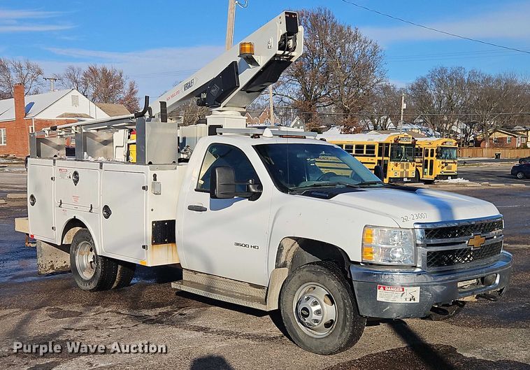 image for item EI8933 2012 Chevrolet Silverado 3500 bucket truck