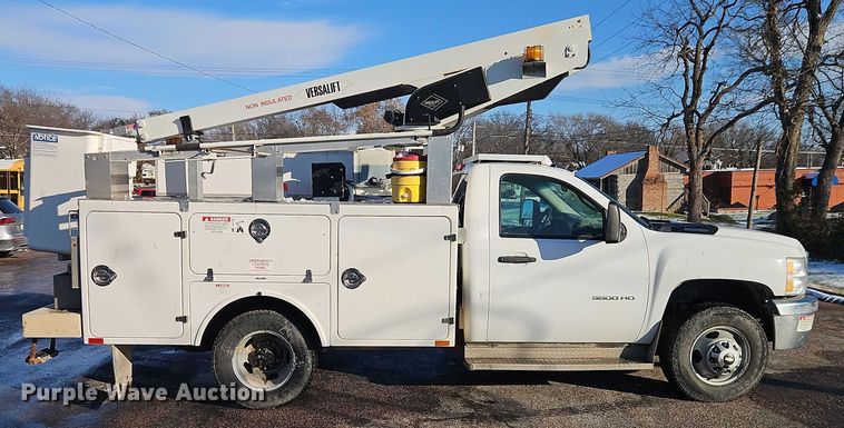 image for item EI8933 2012 Chevrolet Silverado 3500 bucket truck